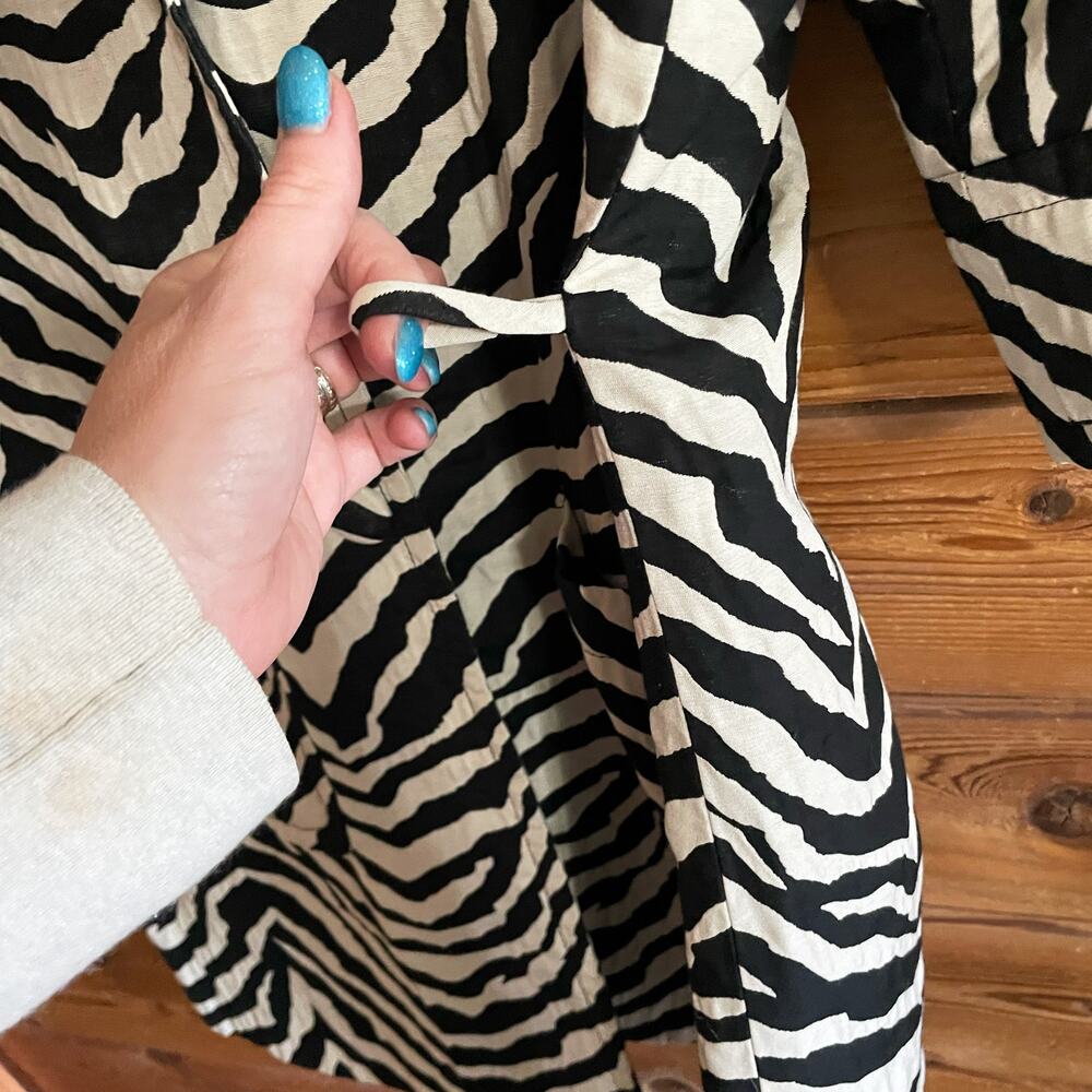 Trina Turk Zebra Cacoon Jacket size 6 - Picture 4 of 7